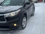 Toyota Highlander 2015 года за 13 500 000 тг. в Актобе – фото 2