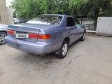 Toyota Camry 2000 года за 3 200 000 тг. в Алматы – фото 5