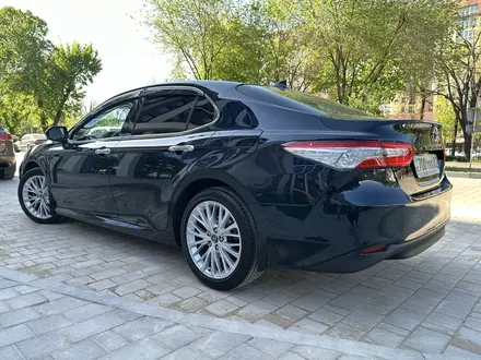 Toyota Camry 2019 года за 14 000 000 тг. в Алматы – фото 2