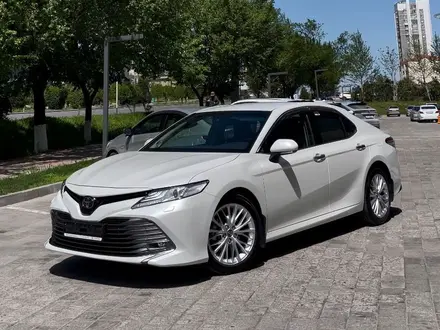 Toyota Camry 2019 года за 15 500 000 тг. в Шымкент