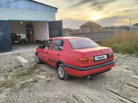 Volkswagen Vento 1993 года за 700 000 тг. в Тараз – фото 2