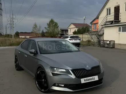 Skoda Superb 2019 года за 14 000 000 тг. в Алматы – фото 5