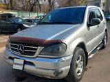 Mercedes-Benz ML 320 1999 года за 3 100 000 тг. в Алматы – фото 2