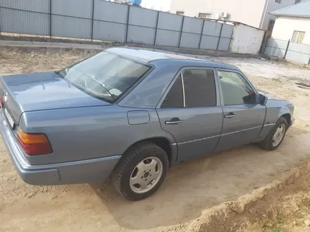 Mercedes-Benz E 220 1992 года за 1 350 000 тг. в Кызылорда – фото 4