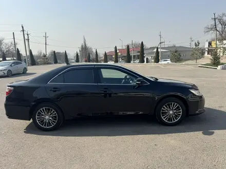 Toyota Camry 2017 года за 11 300 000 тг. в Алматы – фото 3
