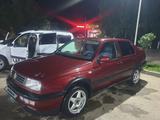 Volkswagen Vento 1993 года за 1 300 000 тг. в Актобе – фото 3