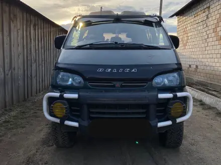 Mitsubishi Delica 1995 года за 4 000 000 тг. в Семей