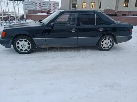 Mercedes-Benz E 200 1991 года за 1 750 000 тг. в Петропавловск – фото 4