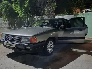 Audi 100
