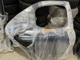 Дверь оригинал серебро свет Mercedes benz w220 w211 за 45 000 тг. в Астана