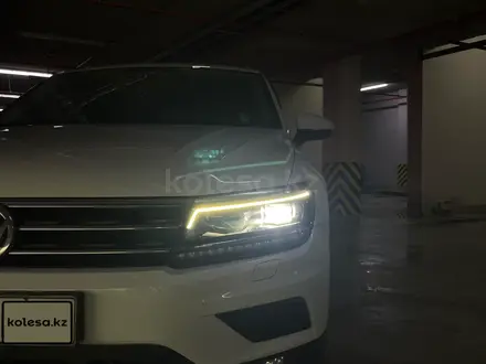 Volkswagen Tiguan 2018 года за 11 600 000 тг. в Астана – фото 73