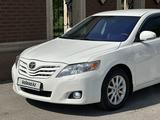 Toyota Camry 2010 года за 7 600 000 тг. в Шымкент – фото 3