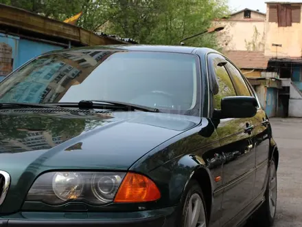 BMW 330 2001 года за 4 300 000 тг. в Алматы