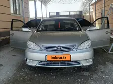 Toyota Camry, 2004
