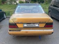 Mercedes-Benz E 230 1992 годаүшін620 000 тг. в Караганда