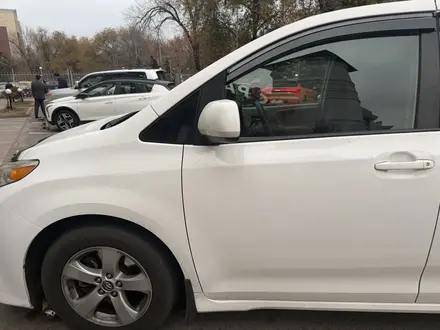 Toyota Sienna 2018 года за 15 000 000 тг. в Алматы – фото 15