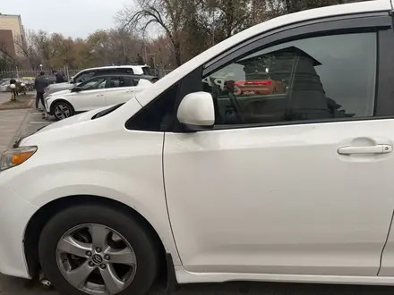 Toyota Sienna 2018 года за 15 000 000 тг. в Алматы – фото 16