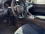 Toyota Camry 2021 года за 13 300 000 тг. в Петропавловск – фото 5