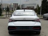 Hyundai Elantra 2024 года за 7 900 000 тг. в Алматы – фото 4
