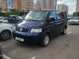 Volkswagen Multivan 2005 годаүшін7 500 000 тг. в Астана