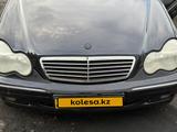 Mercedes-Benz C 200 2004 года за 3 000 000 тг. в Караганда – фото 2