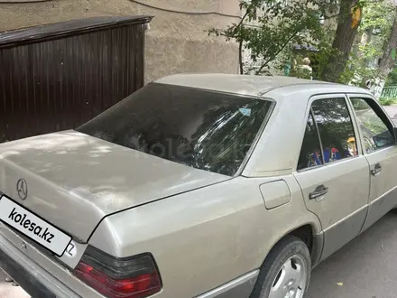 Mercedes-Benz E 200 1991 года за 1 230 998 тг. в Астана – фото 19