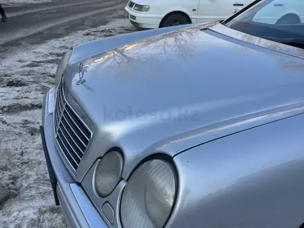 Mercedes-Benz E 320 1997 года за 3 700 000 тг. в Алматы – фото 4