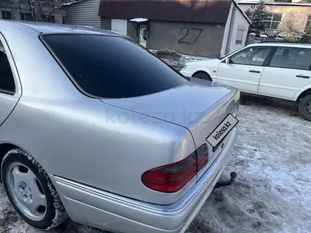 Mercedes-Benz E 320 1997 года за 3 700 000 тг. в Алматы – фото 25