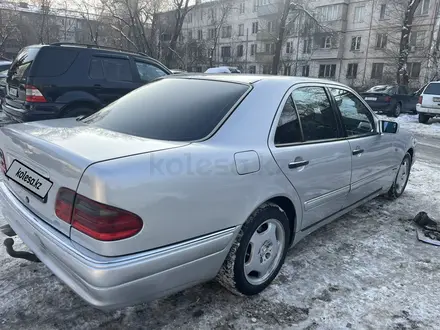 Mercedes-Benz E 320 1997 года за 3 700 000 тг. в Алматы – фото 27