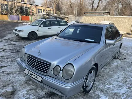 Mercedes-Benz E 320 1997 года за 3 700 000 тг. в Алматы – фото 34