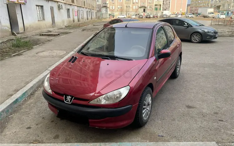 Peugeot 206 2004 годаүшін2 150 000 тг. в Атырау