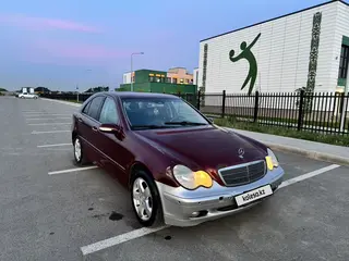 Mercedes-Benz C 240