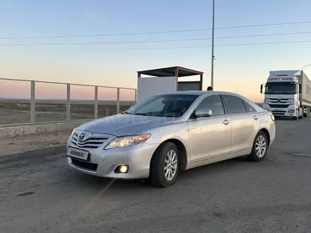 Toyota Camry 2010 года за 7 500 000 тг. в Астана – фото 2