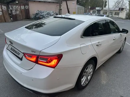 Chevrolet Malibu 2018 года за 6 700 000 тг. в Шымкент – фото 4