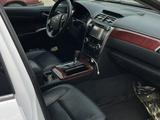 Toyota Camry 2014 годаfor10 000 000 тг. в Актобе – фото 5