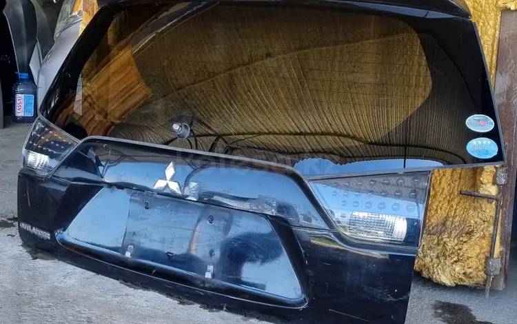 Крышка багажника Outlander XL за 80 000 тг. в Алматы