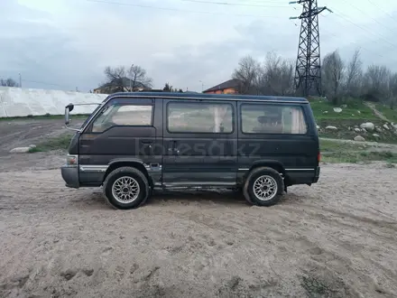 Nissan Caravan 1995 года за 2 550 000 тг. в Алматы – фото 4