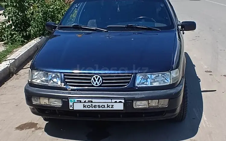 Volkswagen Passat 1994 годаүшін1 800 000 тг. в Семей