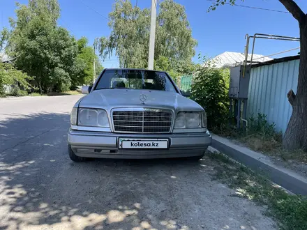 Mercedes-Benz E 320 1993 года за 2 000 000 тг. в Тараз – фото 2