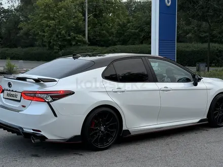 Toyota Camry 2022 года за 15 000 000 тг. в Алматы – фото 4