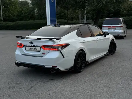 Toyota Camry 2022 года за 15 000 000 тг. в Алматы – фото 2