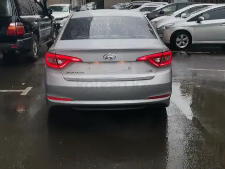 Hyundai Sonata 2016 года за 4 500 000 тг. в Семей – фото 3