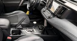 Toyota RAV4 2019 года за 11 000 000 тг. в Атырау – фото 3