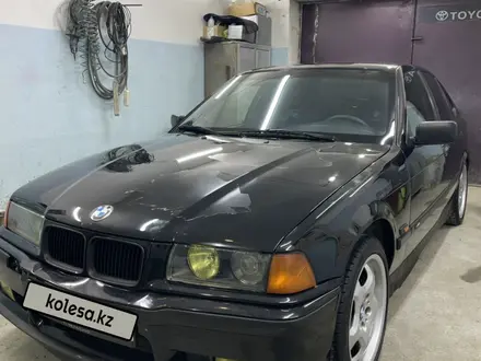 BMW 328 1992 года за 1 700 000 тг. в Актау – фото 2