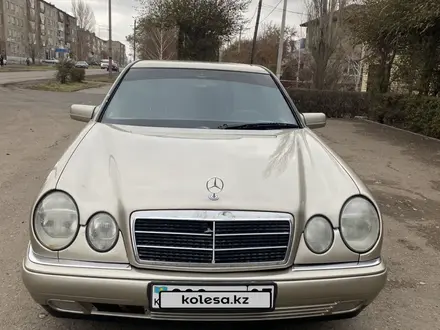 Mercedes-Benz E 230 1995 года за 2 700 000 тг. в Атбасар – фото 3