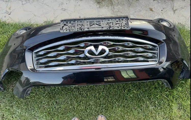 Бампер передний Infiniti (чёрный, с туманками, без парктроников и камеры) за 250 000 тг. в Алматы