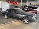 Mercedes-Benz E 220 1993 года за 1 100 000 тг. в Алматы – фото 4