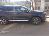 Hyundai Santa Fe 2022 годаүшін17 000 000 тг. в Жезказган – фото 2