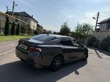 Toyota Camry 2021 года за 12 500 000 тг. в Алматы – фото 3