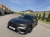 Toyota Camry 2021 года за 12 500 000 тг. в Алматы